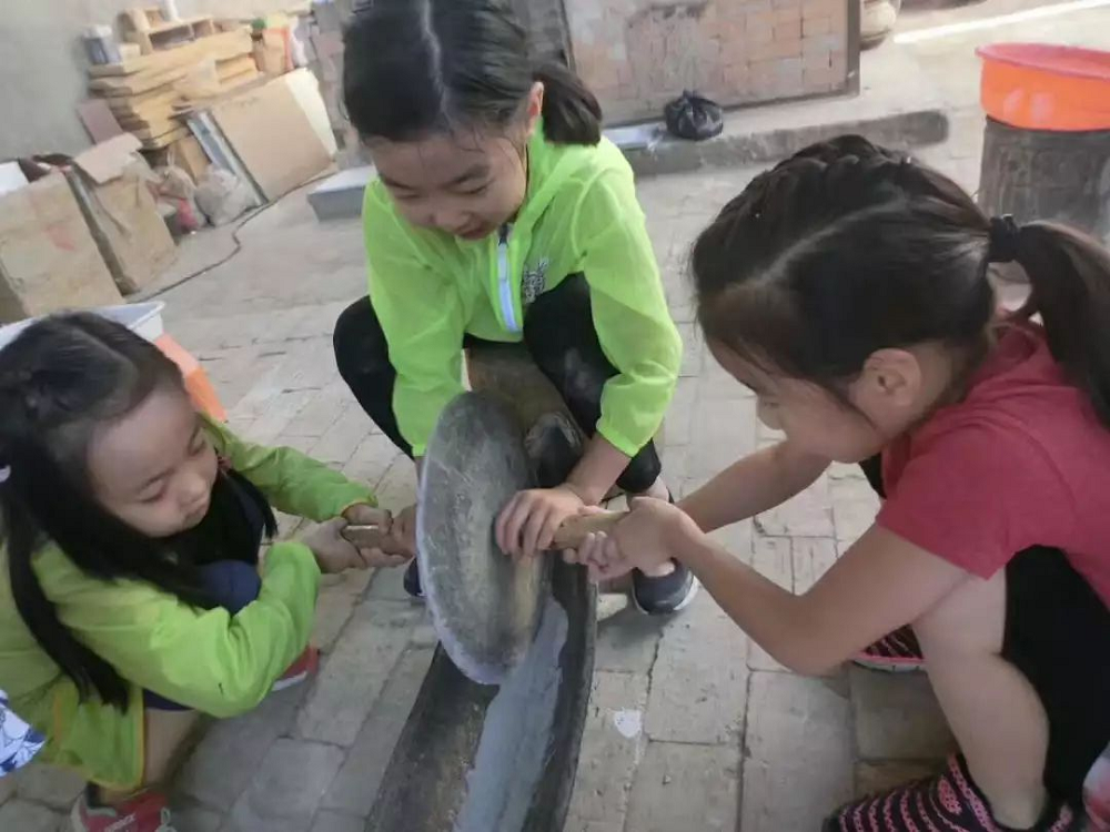 一个8岁女孩敦煌研学旅行后的分享，看到后面我