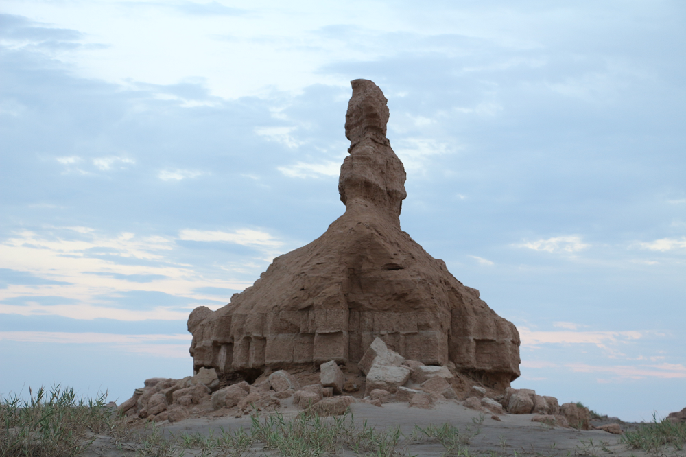 6.雅丹公主（柱状雅丹）Princess Yardang(Columnar Yardang).png