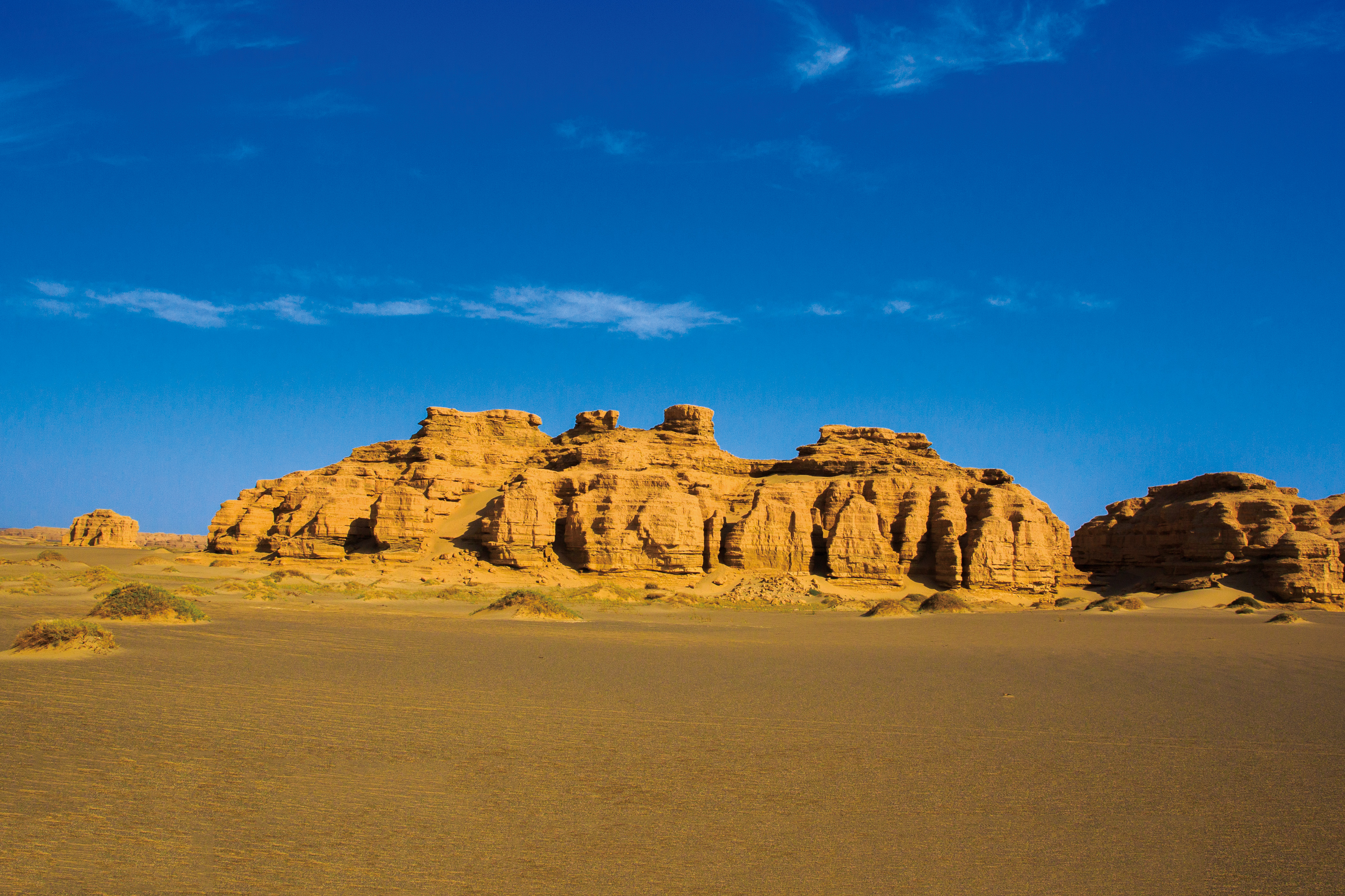 5.雅丹城堡（墙柱雅丹）Yardang Castle(Wall-shaped Yardang).jpg